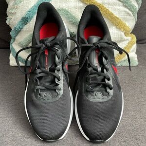 Men’s Nike Downshifter Running Shoe